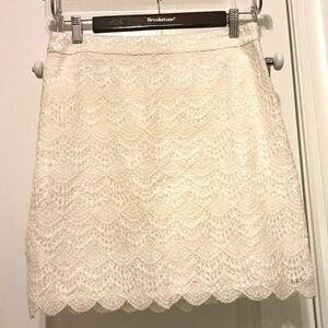 Beautiful Ann Taylor cream crocheted lace over satin white midi skirt (4P)